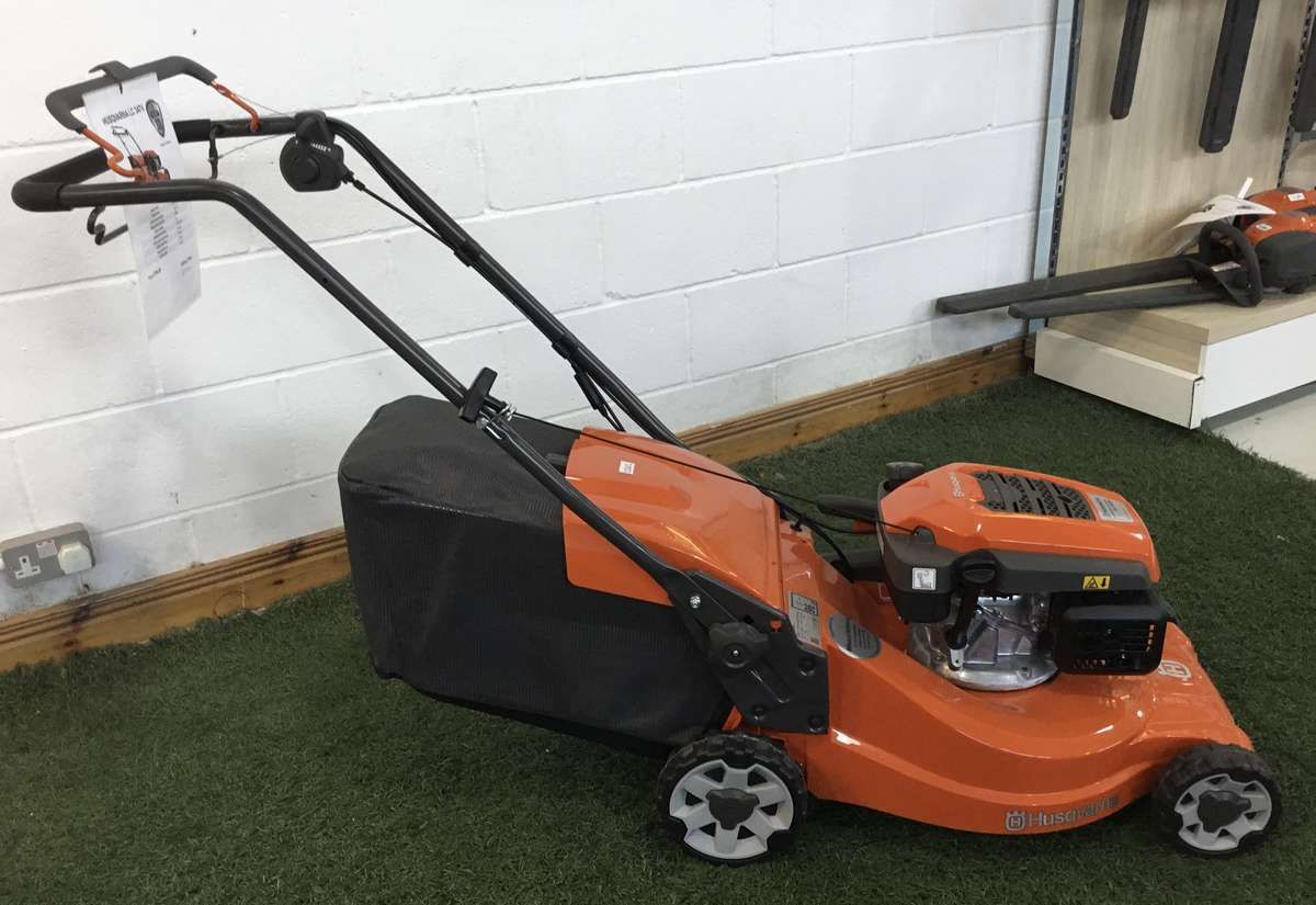 Husqvarna LC 347V Lawn Mower (Frequent Use)